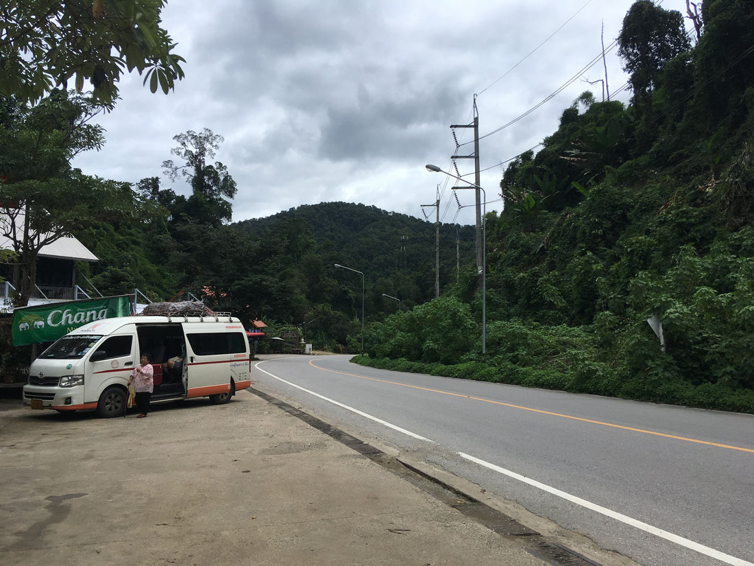 Route 1095 mountain road on the way to Pai